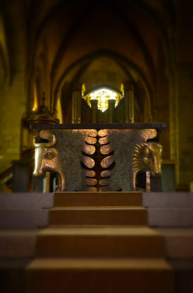 arcabas-etienne-autel-cathedrale-saint-malo