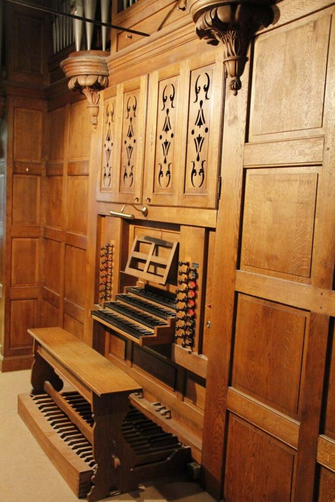 orgue-koening-cathedrale-saint-malo-12-683x1024